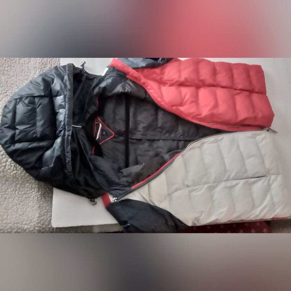 Tommy Hilfiger Women's Red, White, and Black Ski Jacket - Picture 7 of 16